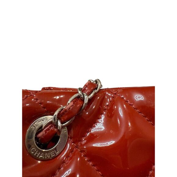 Chanel 2012 Chain Leather Shoulder Bag - Picture 9 of 12